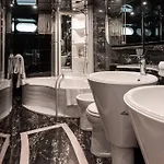 Ботель Super Yacht Located In Puerto Banus *