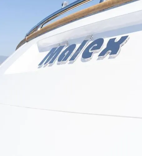 Super Yacht Located In Puerto Banus Hotel en barco Marbella