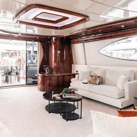 Ботель Super Yacht Located In Puerto Banus