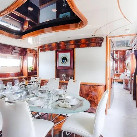 Super Yacht Located In Puerto Banus * Марбелья