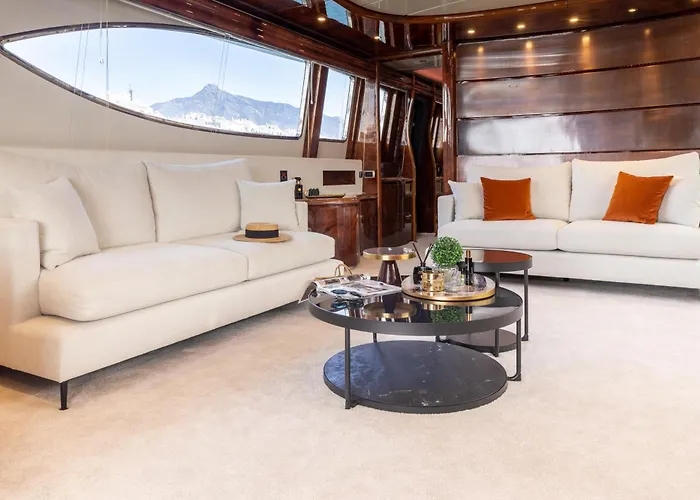 Botel Super Yacht Located In Puerto Banus *