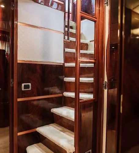 Super Yacht Located In Puerto Banus Tekne